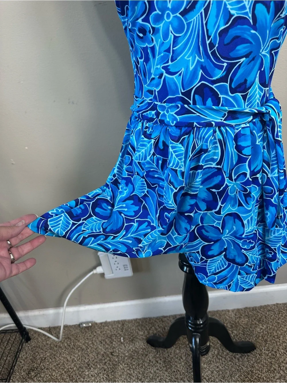 Maxine of Hollywood women’s size 14‎ Blue Floral Tie-Waist Romper